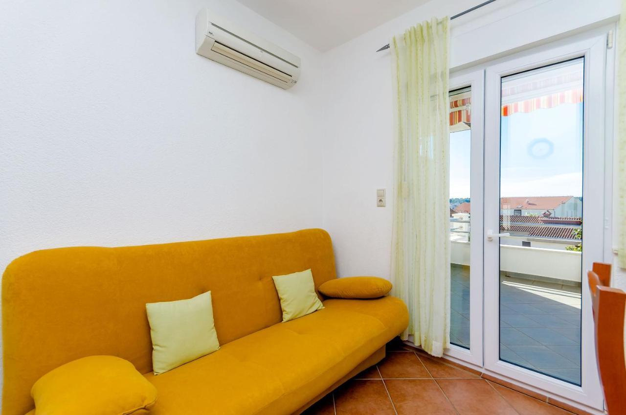 Apartments Palm Tree Trogir Exteriör bild