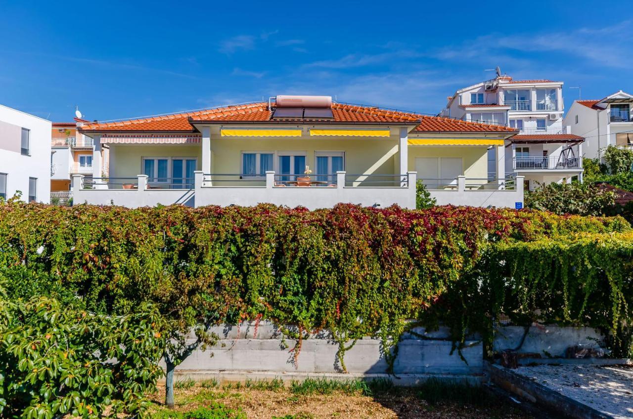 Apartments Palm Tree Trogir Exteriör bild
