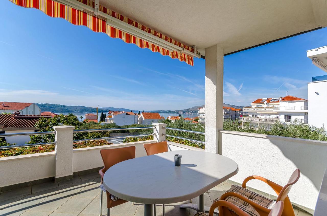Apartments Palm Tree Trogir Exteriör bild